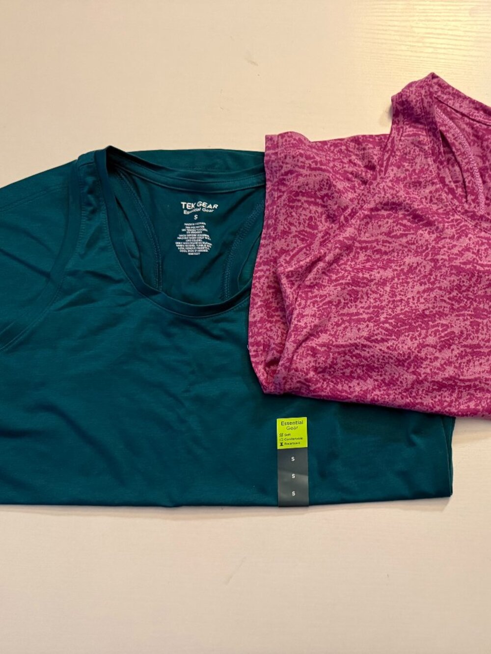 LOT OF 2 NWT Women's Tek Gear® Essential Racerback Tank Top SMALL